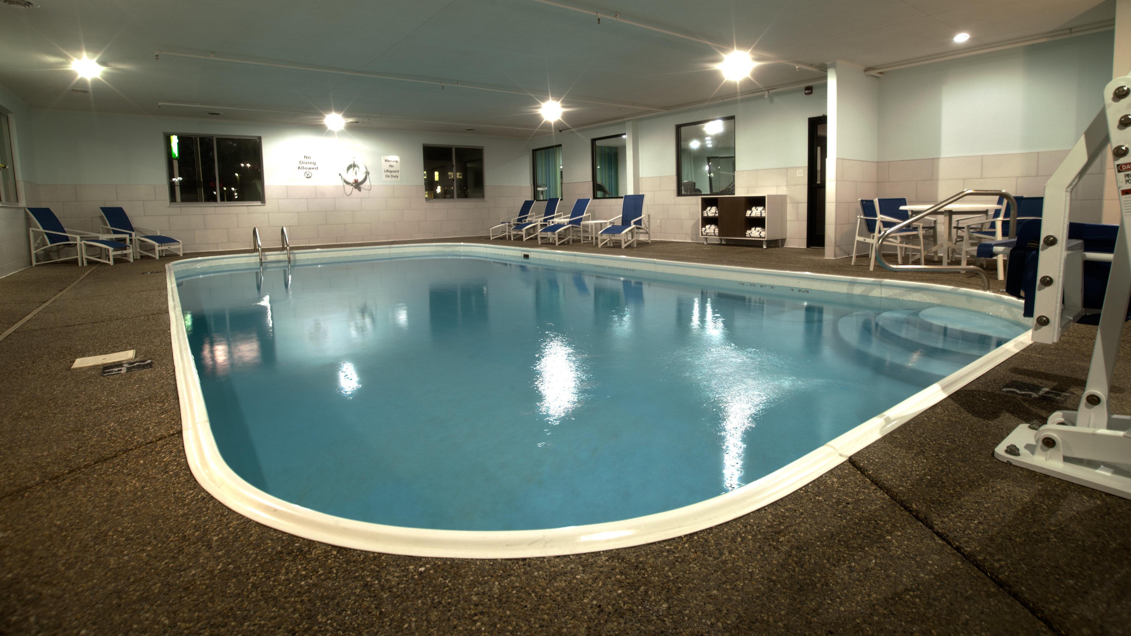 Holiday Inn Express & Suites Evansville North By Ihg Warrenton Esterno foto