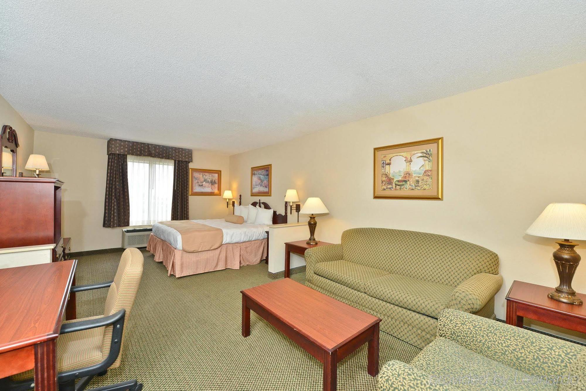 Holiday Inn Express & Suites Evansville North By Ihg Warrenton Esterno foto