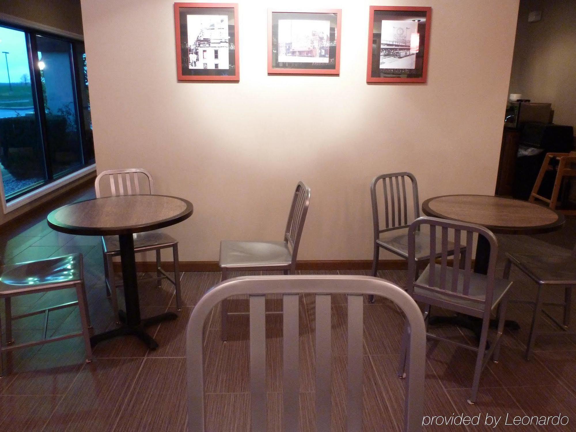 Holiday Inn Express & Suites Evansville North By Ihg Warrenton Ristorante foto